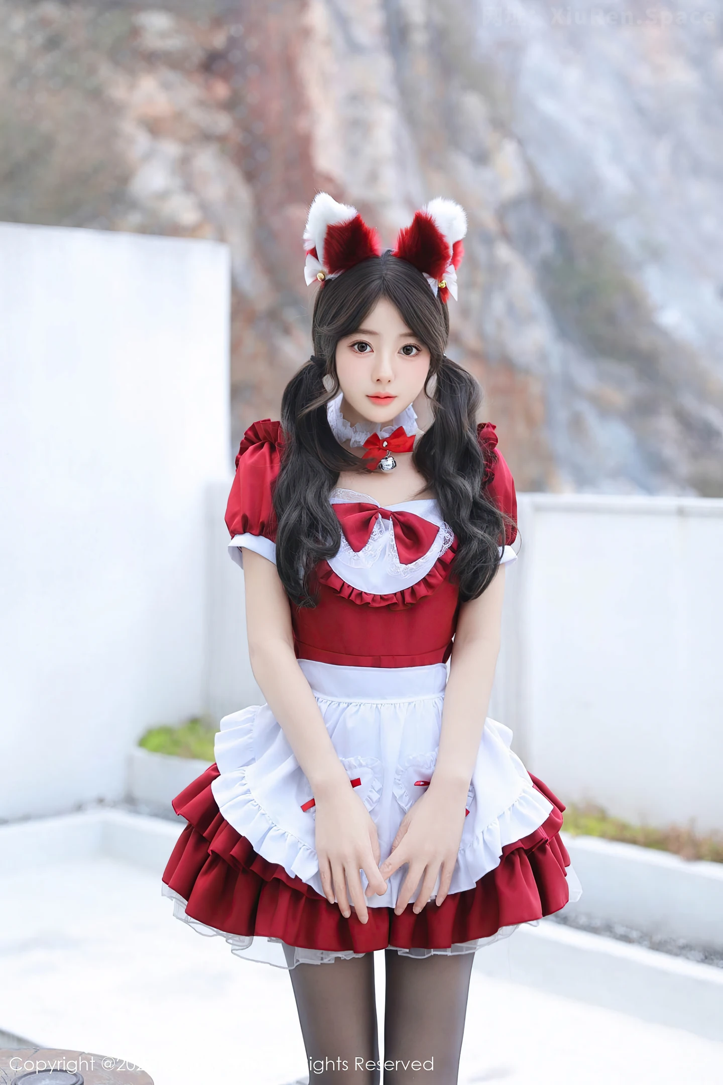 图片[2]-[XiuRen秀人网] VOL.9814 模特桃妖夭红色喜庆女仆服露红色内衣配超薄黑丝秀美腿诱惑写真87P-秀人网官方网站